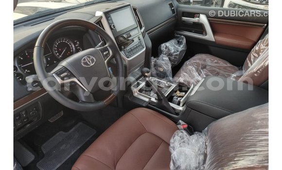 Acheter Import Voiture Toyota Land Cruiser Blanc à Import - Dubai, Malawi Acheter Import Voiture Toyota Land Cruiser Blanc à Import - Dubai, Malawi