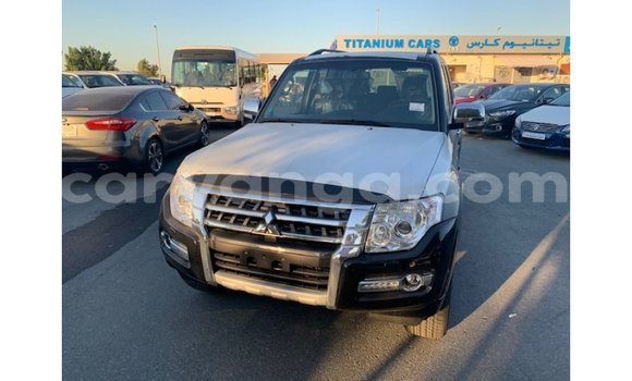 Buy Import Mitsubishi Pajero Black Car in Import - Dubai in Malawi Buy Import Mitsubishi Pajero Black Car in Import - Dubai in Malawi