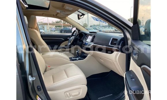 Buy Import Toyota Highlander Green Car in Import - Dubai in Malawi Buy Import Toyota Highlander Green Car in Import - Dubai in Malawi