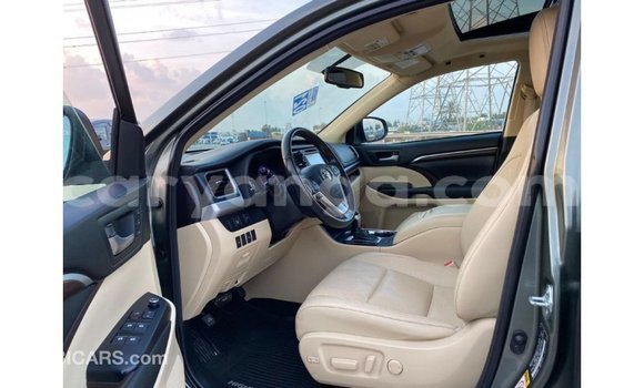 Buy Import Toyota Highlander Green Car in Import - Dubai in Malawi Buy Import Toyota Highlander Green Car in Import - Dubai in Malawi