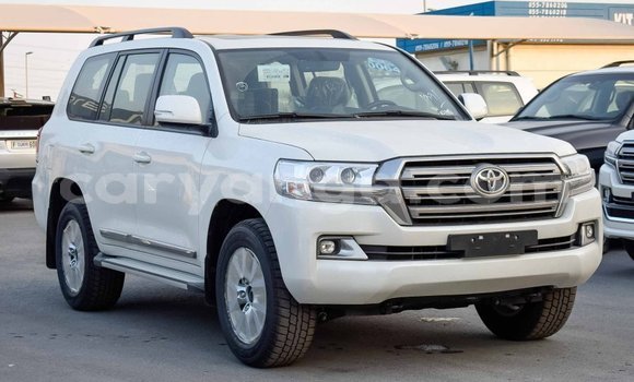 Acheter Import Voiture Toyota Land Cruiser Blanc à Import - Dubai, Malawi Acheter Import Voiture Toyota Land Cruiser Blanc à Import - Dubai, Malawi