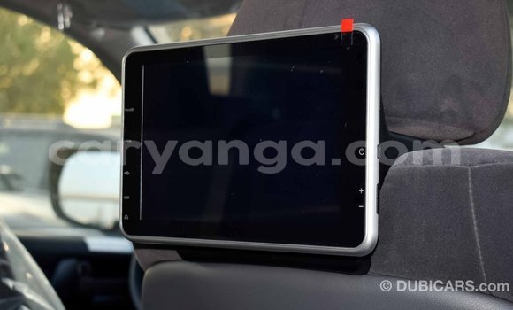 Acheter Import Voiture Toyota Land Cruiser Blanc à Import - Dubai, Malawi Acheter Import Voiture Toyota Land Cruiser Blanc à Import - Dubai, Malawi