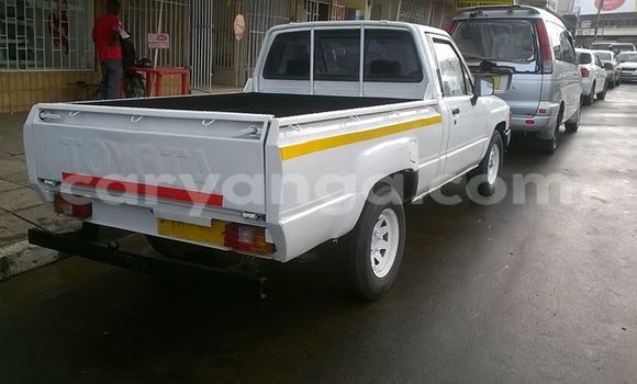 Acheter Occasion Voiture Toyota Hilux Blanc à Limbe, Malawi Acheter Occasion Voiture Toyota Hilux Blanc à Limbe, Malawi