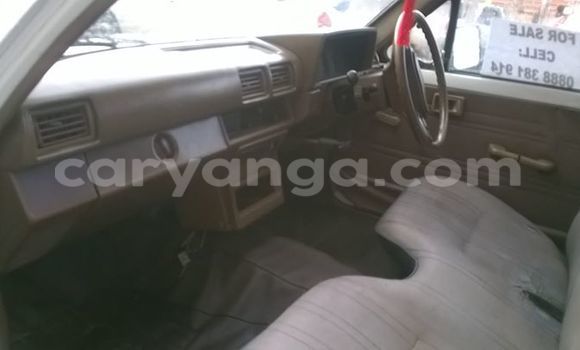 Acheter Occasion Voiture Toyota Hilux Blanc à Limbe, Malawi Acheter Occasion Voiture Toyota Hilux Blanc à Limbe, Malawi