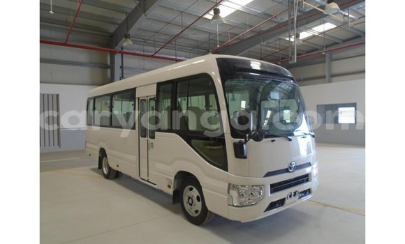 Buy Import Abarth 595 White Car in Import - Dubai in Malawi