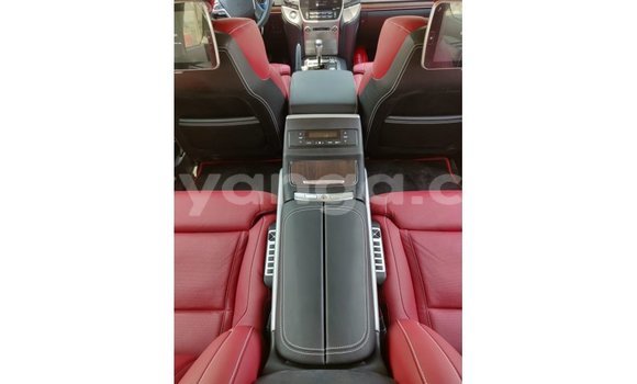 Acheter Import Voiture Toyota Land Cruiser Rouge à Import - Dubai, Malawi Acheter Import Voiture Toyota Land Cruiser Rouge à Import - Dubai, Malawi