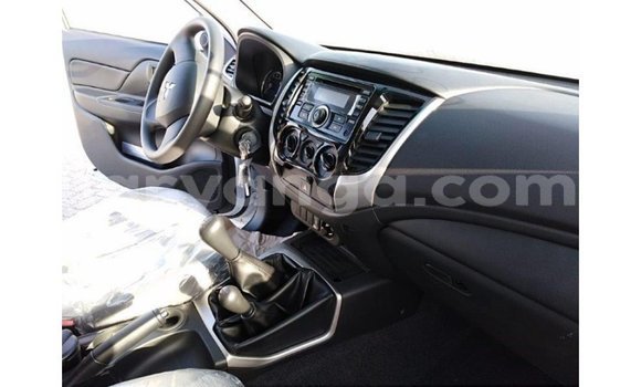 Acheter Import Voiture Mitsubishi L200 Blanc à Import - Dubai, Malawi Acheter Import Voiture Mitsubishi L200 Blanc à Import - Dubai, Malawi