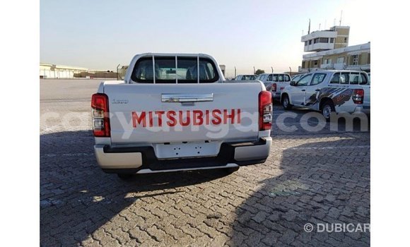 Acheter Import Voiture Mitsubishi L200 Blanc à Import - Dubai, Malawi Acheter Import Voiture Mitsubishi L200 Blanc à Import - Dubai, Malawi