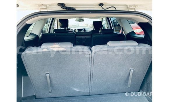 Nunua Imported Hyundai Santa Fe White Gari ndani ya Import - Dubai nchini Malawi Nunua Imported Hyundai Santa Fe White Gari ndani ya Import - Dubai nchini Malawi