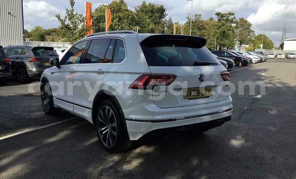 Nunua Ilio tumika Volkswagen Tiguan White Gari ndani ya Lilongwe nchini Malawi Nunua Ilio tumika Volkswagen Tiguan White Gari ndani ya Lilongwe nchini Malawi