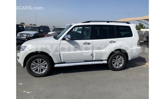 Buy Import Mitsubishi Pajero White Car in Import - Dubai in Malawi Buy Import Mitsubishi Pajero White Car in Import - Dubai in Malawi