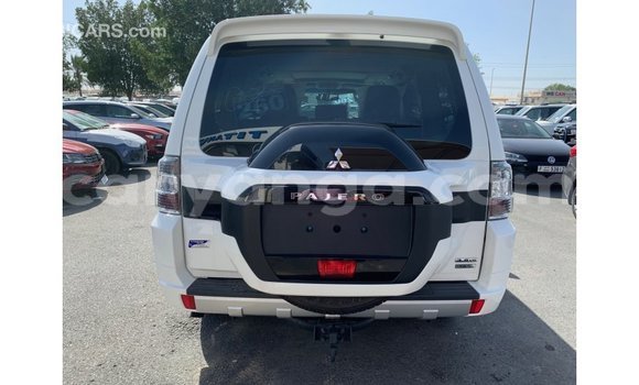 Buy Import Mitsubishi Pajero White Car in Import - Dubai in Malawi Buy Import Mitsubishi Pajero White Car in Import - Dubai in Malawi