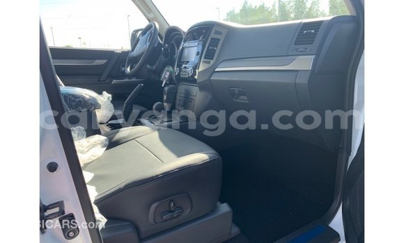 Buy Import Mitsubishi Pajero White Car in Import - Dubai in Malawi Buy Import Mitsubishi Pajero White Car in Import - Dubai in Malawi