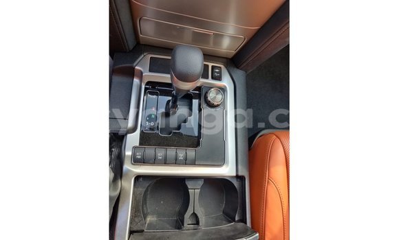 Acheter Import Voiture Toyota Land Cruiser Blanc à Import - Dubai, Malawi Acheter Import Voiture Toyota Land Cruiser Blanc à Import - Dubai, Malawi