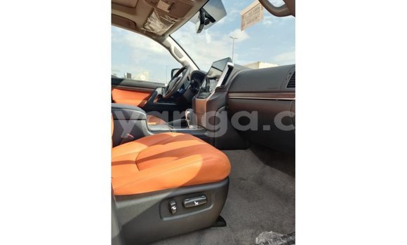 Acheter Import Voiture Toyota Land Cruiser Blanc à Import - Dubai, Malawi Acheter Import Voiture Toyota Land Cruiser Blanc à Import - Dubai, Malawi