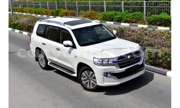 Buy Import Toyota Land Cruiser White Car in Import - Dubai in Malawi Buy Import Toyota Land Cruiser White Car in Import - Dubai in Malawi