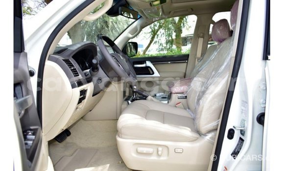Buy Import Toyota Land Cruiser White Car in Import - Dubai in Malawi Buy Import Toyota Land Cruiser White Car in Import - Dubai in Malawi