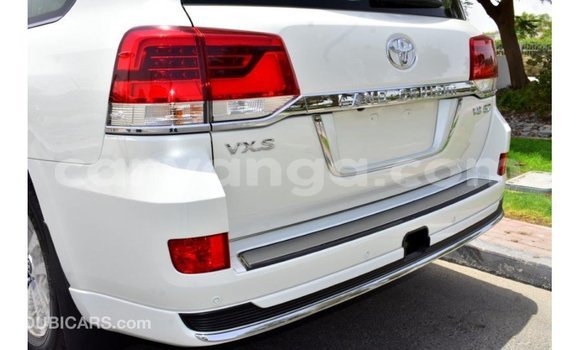 Buy Import Toyota Land Cruiser White Car in Import - Dubai in Malawi Buy Import Toyota Land Cruiser White Car in Import - Dubai in Malawi