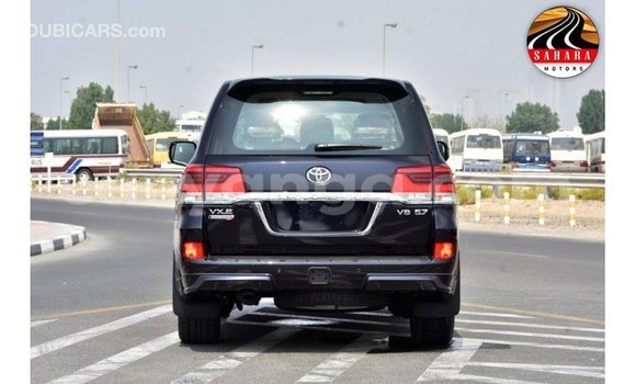 Nunua Imported Toyota Land Cruiser Black Gari ndani ya Import - Dubai nchini Malawi Nunua Imported Toyota Land Cruiser Black Gari ndani ya Import - Dubai nchini Malawi