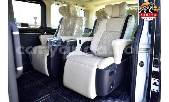 Nunua Imported Toyota Granvia White Gari ndani ya Import - Dubai nchini Malawi Nunua Imported Toyota Granvia White Gari ndani ya Import - Dubai nchini Malawi