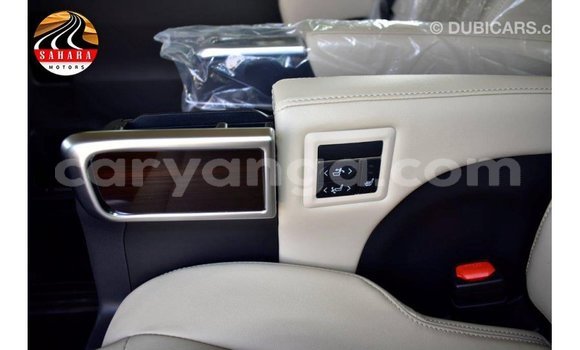 Nunua Imported Toyota Granvia White Gari ndani ya Import - Dubai nchini Malawi Nunua Imported Toyota Granvia White Gari ndani ya Import - Dubai nchini Malawi