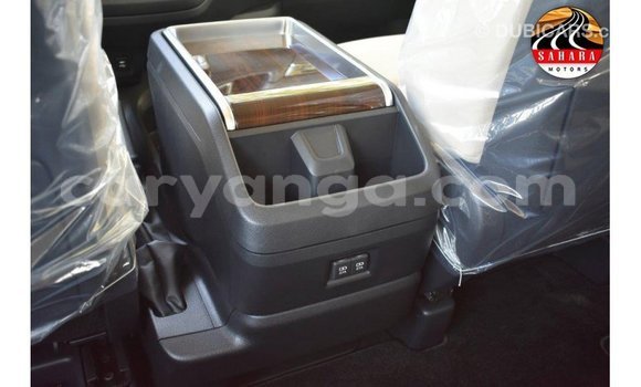 Nunua Imported Toyota Granvia White Gari ndani ya Import - Dubai nchini Malawi Nunua Imported Toyota Granvia White Gari ndani ya Import - Dubai nchini Malawi