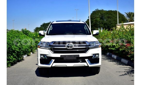 Nunua Imported Toyota Land Cruiser White Gari ndani ya Import - Dubai nchini Malawi Nunua Imported Toyota Land Cruiser White Gari ndani ya Import - Dubai nchini Malawi