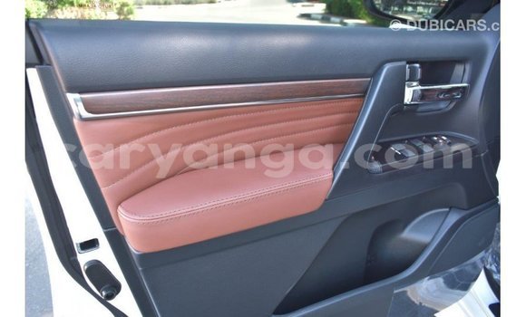 Nunua Imported Toyota Land Cruiser White Gari ndani ya Import - Dubai nchini Malawi Nunua Imported Toyota Land Cruiser White Gari ndani ya Import - Dubai nchini Malawi