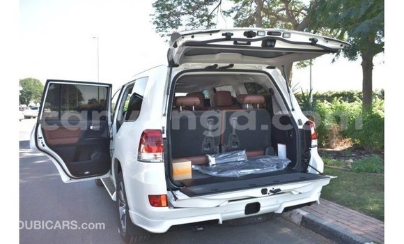 Nunua Imported Toyota Land Cruiser White Gari ndani ya Import - Dubai nchini Malawi Nunua Imported Toyota Land Cruiser White Gari ndani ya Import - Dubai nchini Malawi
