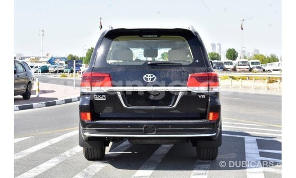 Nunua Imported Toyota Land Cruiser Black Gari ndani ya Import - Dubai nchini Malawi Nunua Imported Toyota Land Cruiser Black Gari ndani ya Import - Dubai nchini Malawi