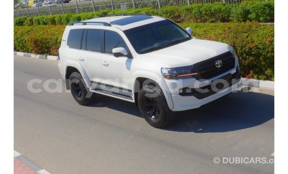 Nunua Imported Toyota Land Cruiser White Gari ndani ya Import - Dubai nchini Malawi Nunua Imported Toyota Land Cruiser White Gari ndani ya Import - Dubai nchini Malawi