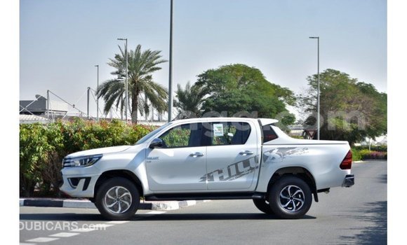 Nunua Imported Toyota Hilux White Gari ndani ya Import - Dubai nchini Malawi Nunua Imported Toyota Hilux White Gari ndani ya Import - Dubai nchini Malawi