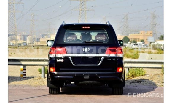 Nunua Imported Toyota Land Cruiser Black Gari ndani ya Import - Dubai nchini Malawi Nunua Imported Toyota Land Cruiser Black Gari ndani ya Import - Dubai nchini Malawi