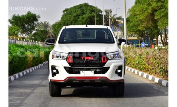Nunua Imported Toyota Hilux White Gari ndani ya Import - Dubai nchini Malawi Nunua Imported Toyota Hilux White Gari ndani ya Import - Dubai nchini Malawi