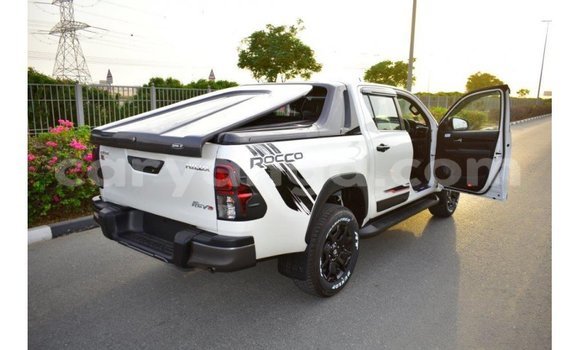 Nunua Imported Toyota Hilux White Gari ndani ya Import - Dubai nchini Malawi Nunua Imported Toyota Hilux White Gari ndani ya Import - Dubai nchini Malawi
