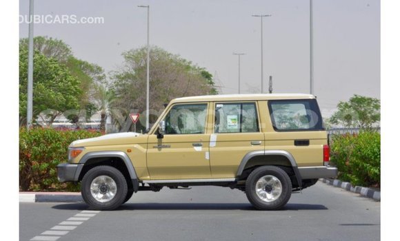 Nunua Imported Toyota Land Cruiser Beige Gari ndani ya Import - Dubai nchini Malawi Nunua Imported Toyota Land Cruiser Beige Gari ndani ya Import - Dubai nchini Malawi