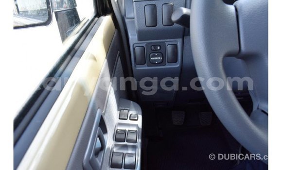 Nunua Imported Toyota Land Cruiser Beige Gari ndani ya Import - Dubai nchini Malawi Nunua Imported Toyota Land Cruiser Beige Gari ndani ya Import - Dubai nchini Malawi