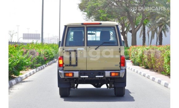 Nunua Imported Toyota Land Cruiser Beige Gari ndani ya Import - Dubai nchini Malawi Nunua Imported Toyota Land Cruiser Beige Gari ndani ya Import - Dubai nchini Malawi