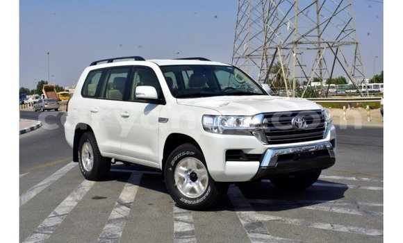 Buy Import Toyota Land Cruiser White Car in Import - Dubai in Malawi Buy Import Toyota Land Cruiser White Car in Import - Dubai in Malawi