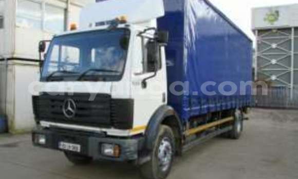 Buy Used Mercedes‒Benz 1820 White Truck in Lilongwe in Malawi Buy Used Mercedes‒Benz 1820 White Truck in Lilongwe in Malawi
