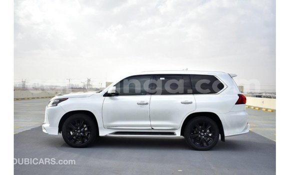 Nunua Imported Lexus LX White Gari ndani ya Import - Dubai nchini Malawi Nunua Imported Lexus LX White Gari ndani ya Import - Dubai nchini Malawi