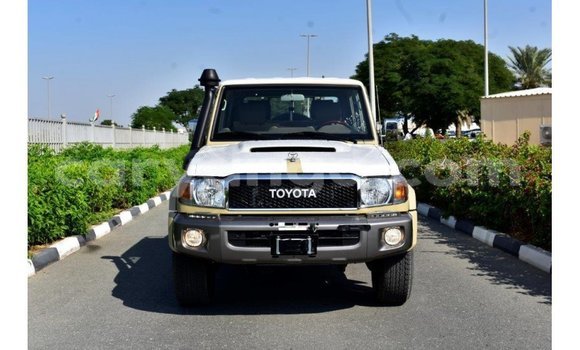 Nunua Imported Toyota Land Cruiser Beige Gari ndani ya Import - Dubai nchini Malawi Nunua Imported Toyota Land Cruiser Beige Gari ndani ya Import - Dubai nchini Malawi
