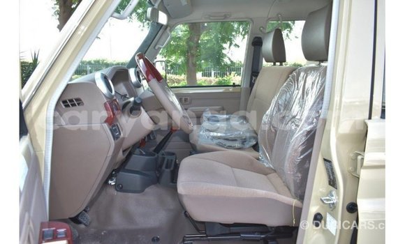 Nunua Imported Toyota Land Cruiser Beige Gari ndani ya Import - Dubai nchini Malawi Nunua Imported Toyota Land Cruiser Beige Gari ndani ya Import - Dubai nchini Malawi