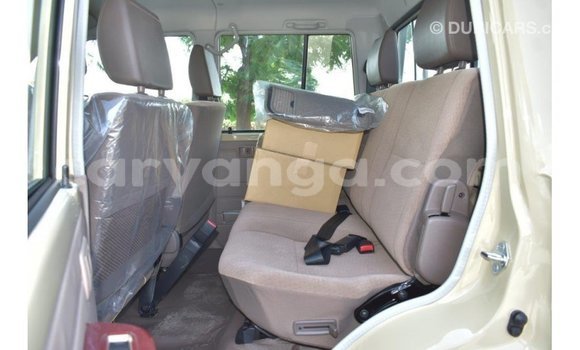 Nunua Imported Toyota Land Cruiser Beige Gari ndani ya Import - Dubai nchini Malawi Nunua Imported Toyota Land Cruiser Beige Gari ndani ya Import - Dubai nchini Malawi