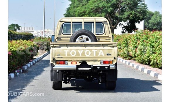 Nunua Imported Toyota Land Cruiser Beige Gari ndani ya Import - Dubai nchini Malawi Nunua Imported Toyota Land Cruiser Beige Gari ndani ya Import - Dubai nchini Malawi