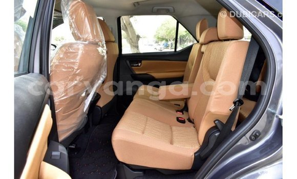 Nunua Imported Toyota Fortuner Other Gari ndani ya Import - Dubai nchini Malawi Nunua Imported Toyota Fortuner Other Gari ndani ya Import - Dubai nchini Malawi