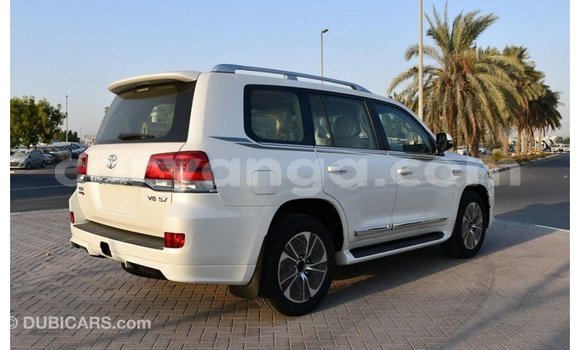 Buy Import Toyota Land Cruiser White Car in Import - Dubai in Malawi Buy Import Toyota Land Cruiser White Car in Import - Dubai in Malawi