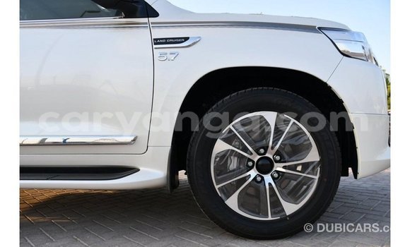 Buy Import Toyota Land Cruiser White Car in Import - Dubai in Malawi Buy Import Toyota Land Cruiser White Car in Import - Dubai in Malawi