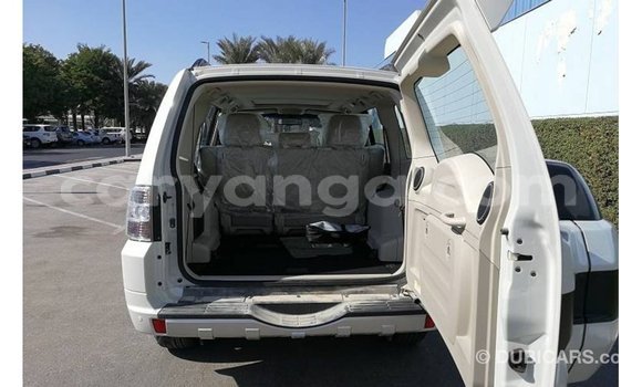 Buy Import Mitsubishi Pajero White Car in Import - Dubai in Malawi Buy Import Mitsubishi Pajero White Car in Import - Dubai in Malawi