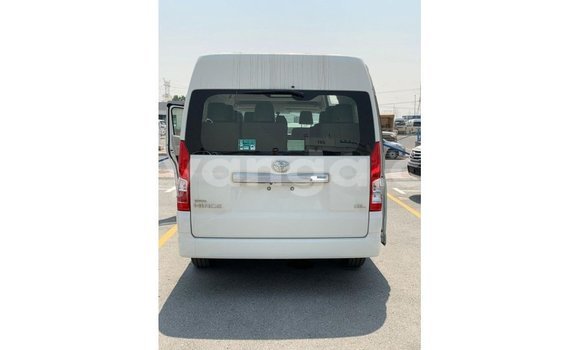 Acheter Import Voiture Toyota Hiace Blanc à Import - Dubai, Malawi Acheter Import Voiture Toyota Hiace Blanc à Import - Dubai, Malawi